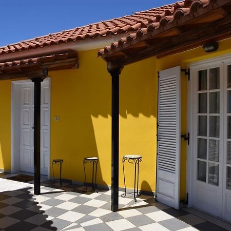 The Yellow Art Home Kalamáta Eksteriør bilde