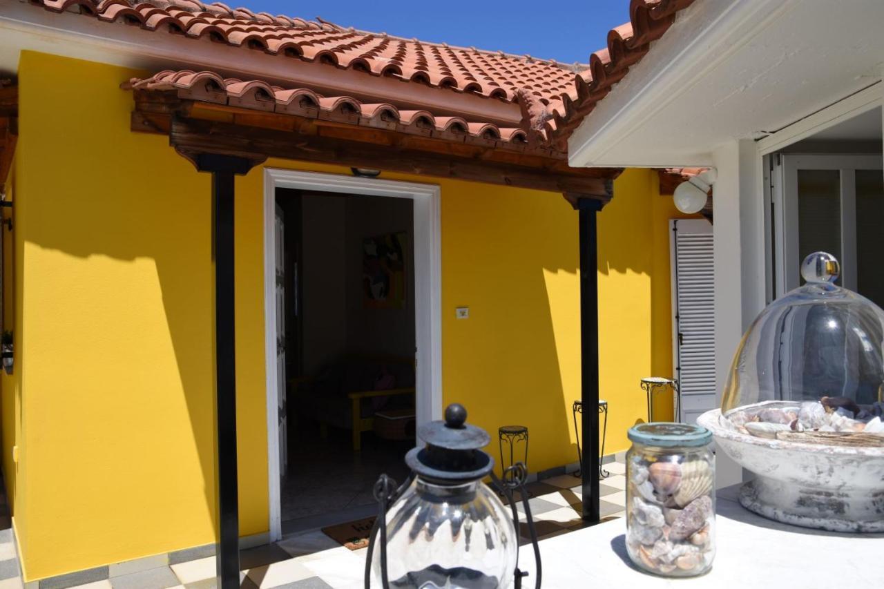 The Yellow Art Home Kalamáta Eksteriør bilde