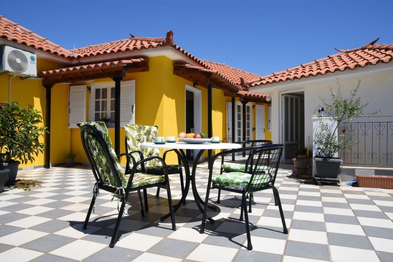 The Yellow Art Home Kalamáta Eksteriør bilde